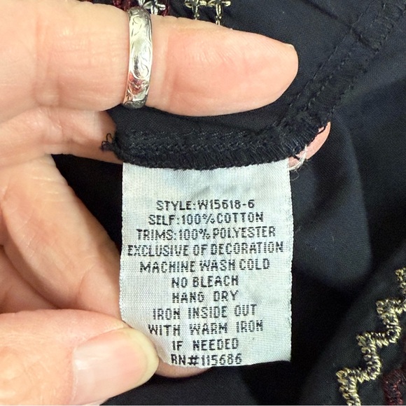 Johnny Was Workshop Embroidered Boho V Neck Cotton Top Size Small - Picture 7 of 8